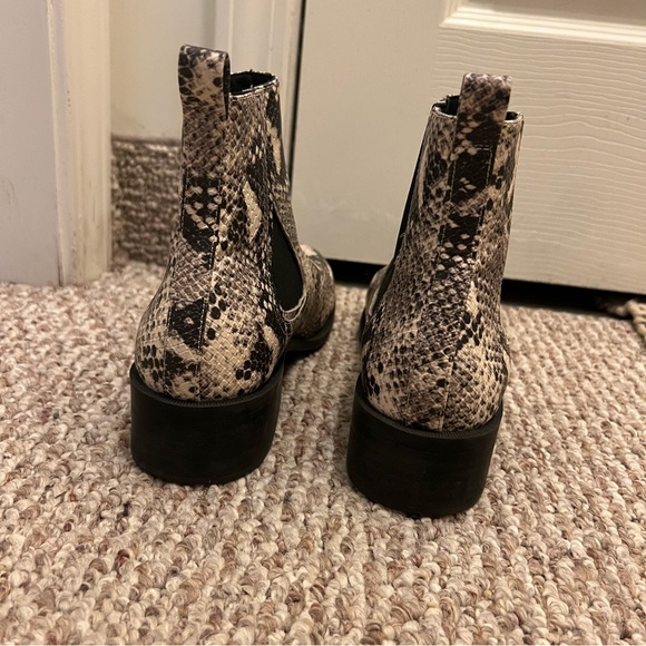 Steve Madden Devan Snakeskin Chelsea Boots - Picture 3 of 9